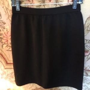 St. John Sweater Skirt, Elastic Waist, Size 4, TIMELESS, Classic, Elegance